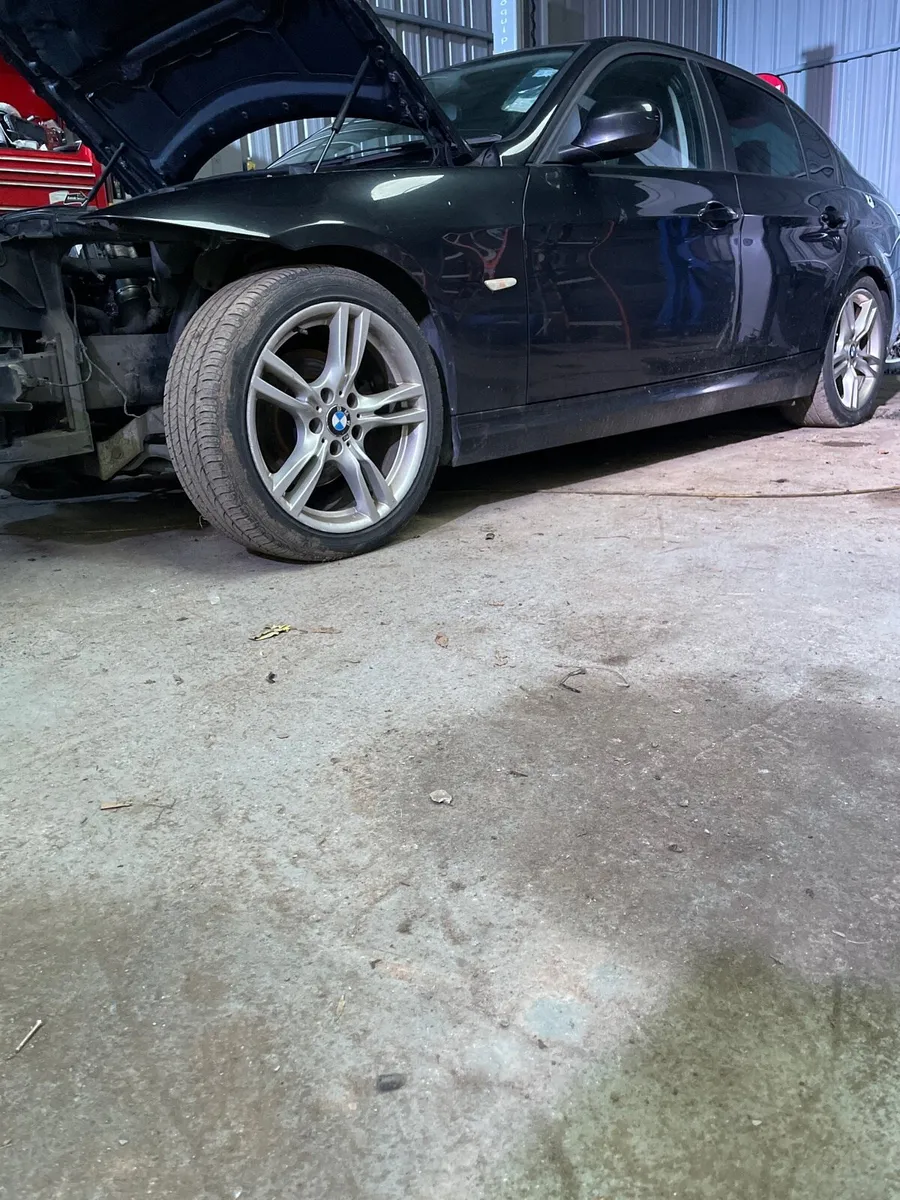 Bmw alloys - Image 1