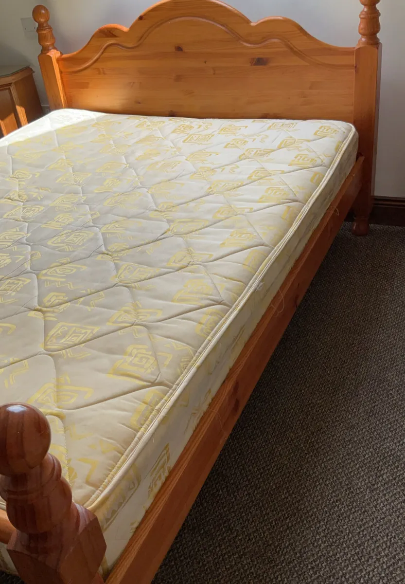 Brand new. Solid pine king base bed - Image 1