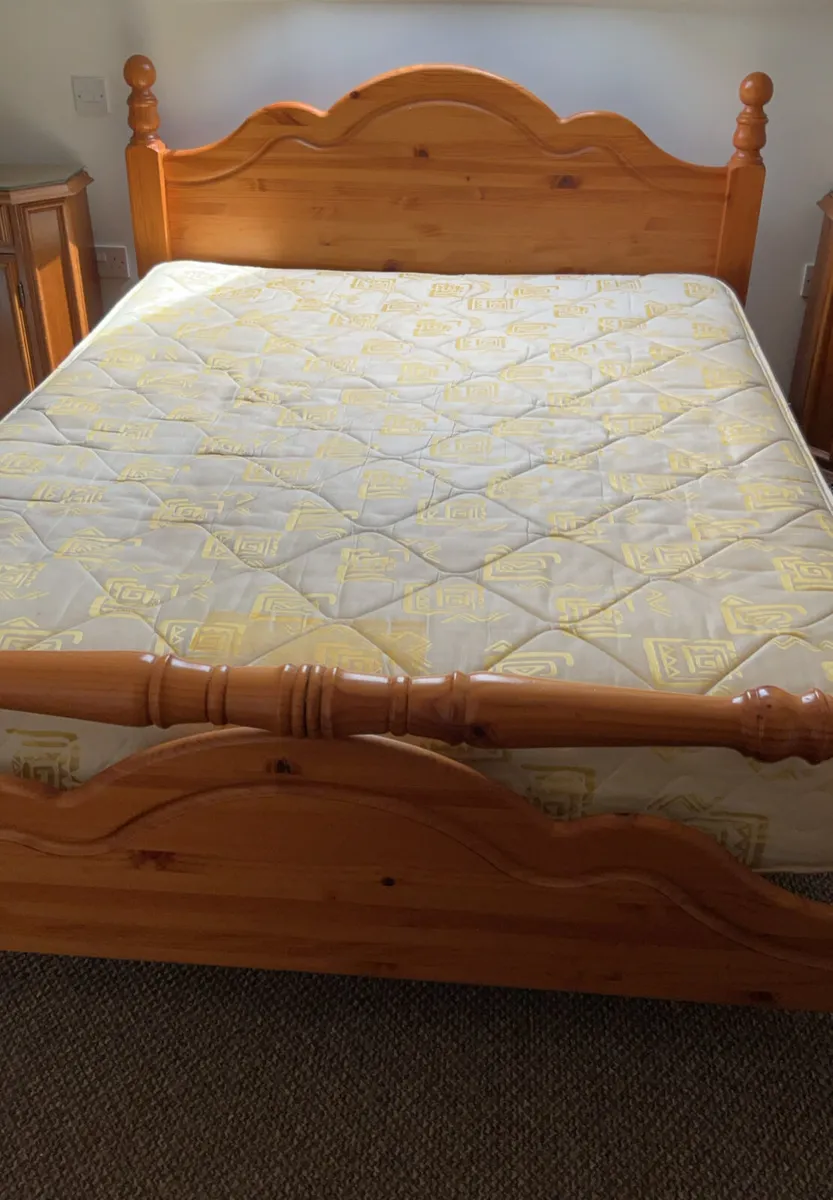 Brand new. Solid pine king base bed - Image 3
