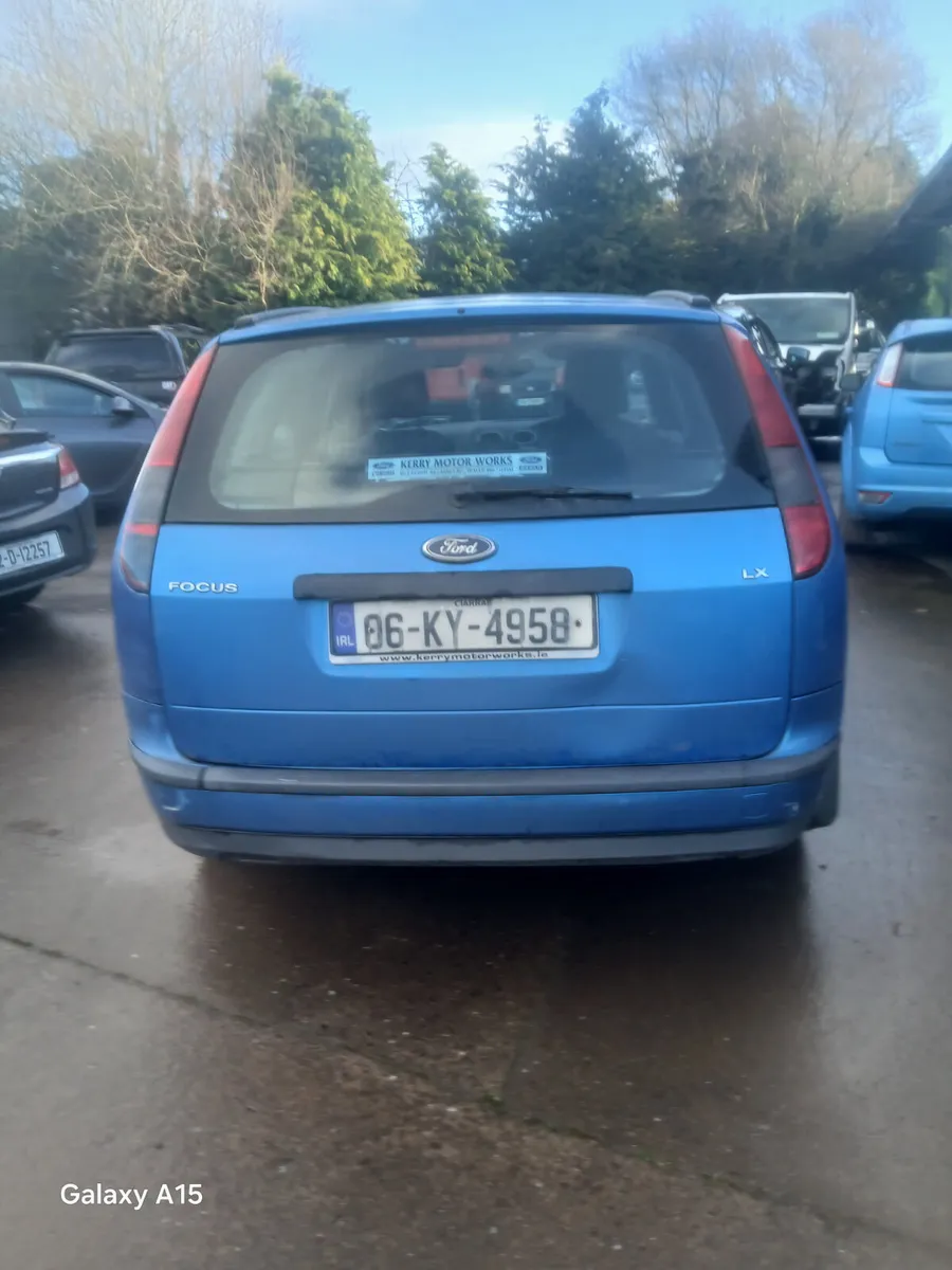 Ford Focus 2006 automatic - Image 2