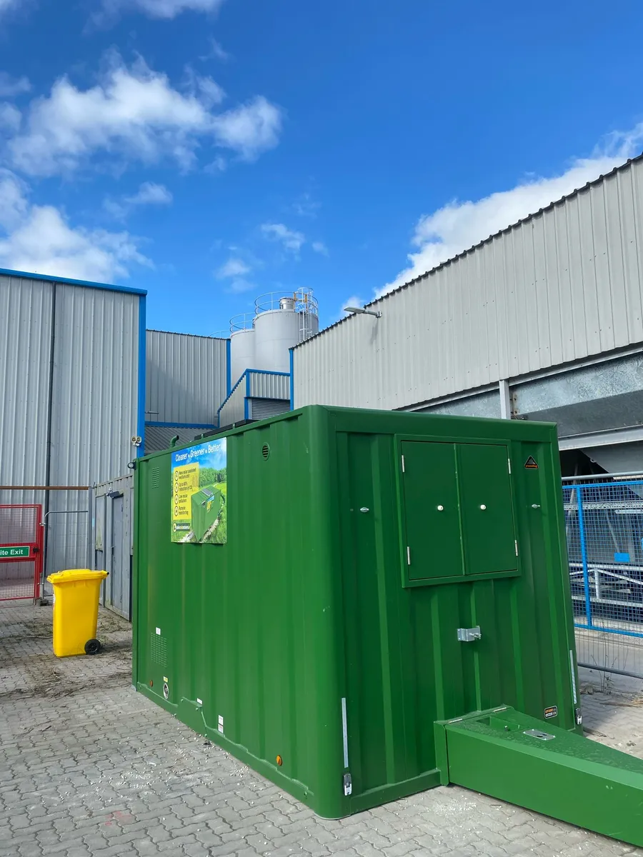 Mobile welfare unit solar - Image 3