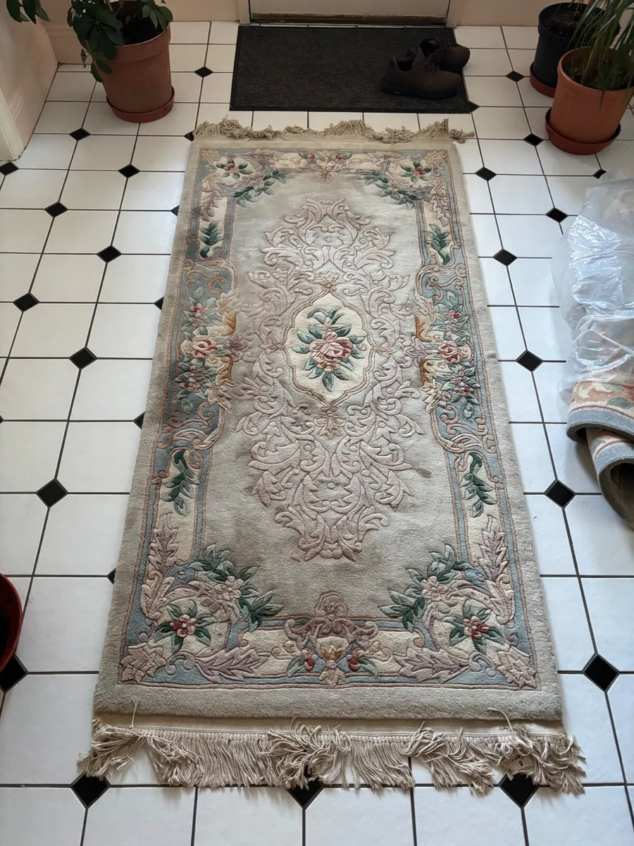 Chinese style rugs - Image 2