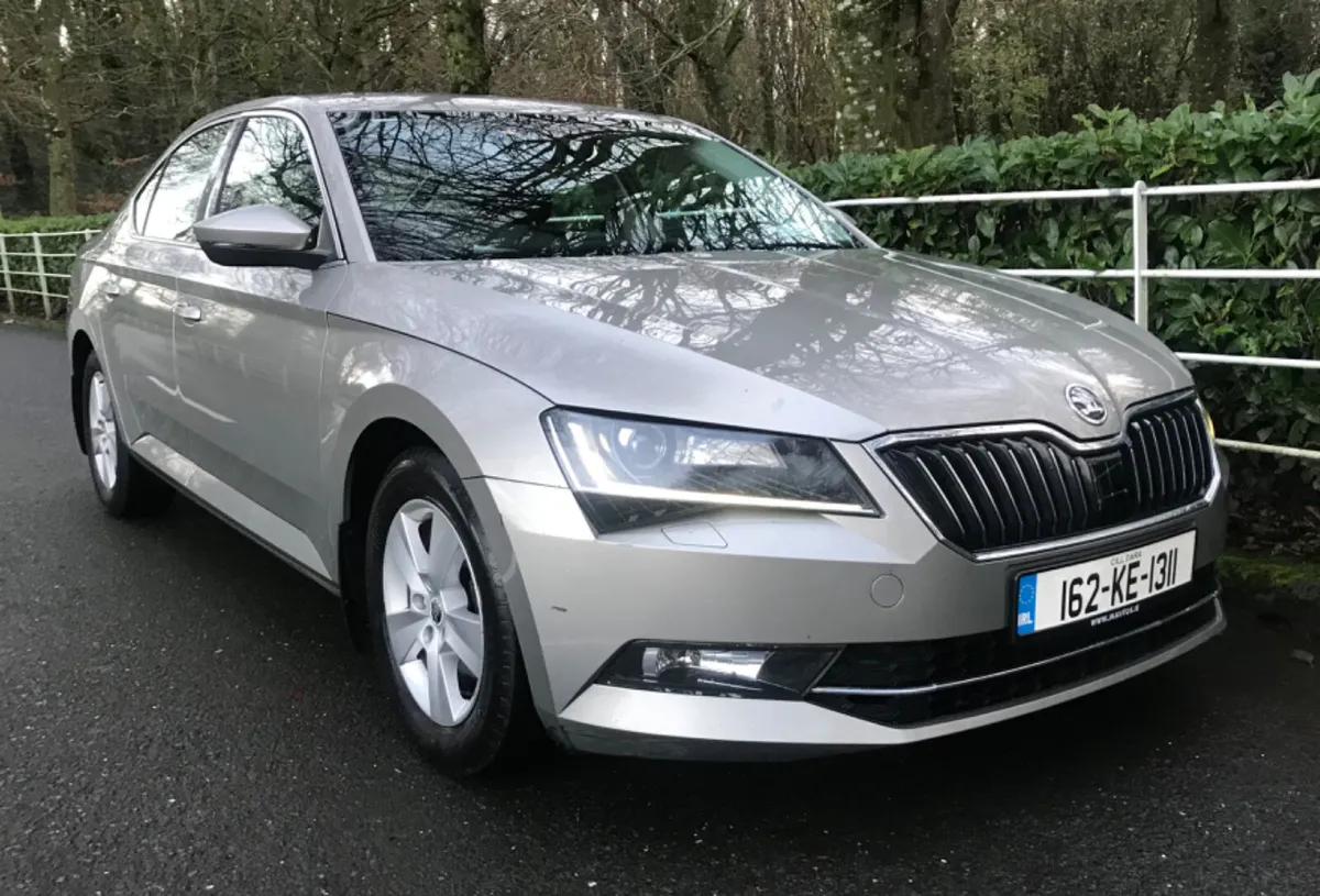 Skoda Superb Skoda Superb 1.6 TDI 120bhp Style - Image 3