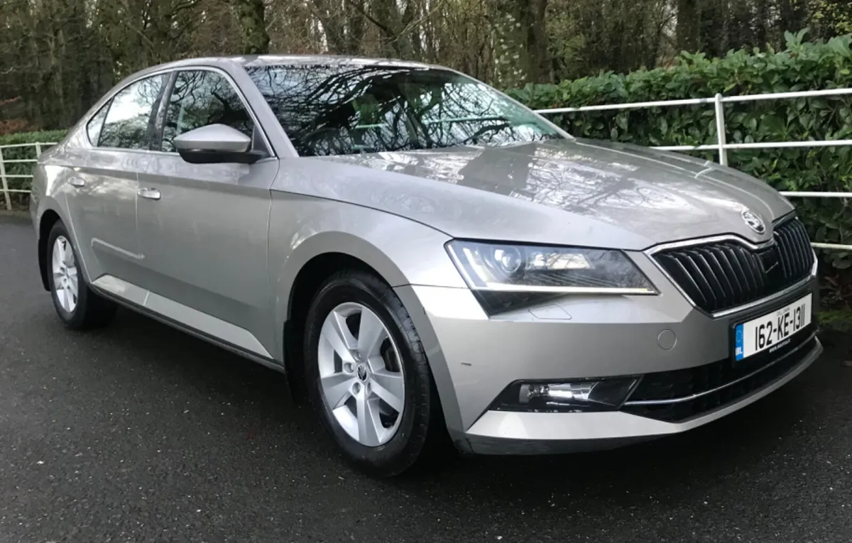 Skoda Superb Skoda Superb 1.6 TDI 120bhp Style - Image 4