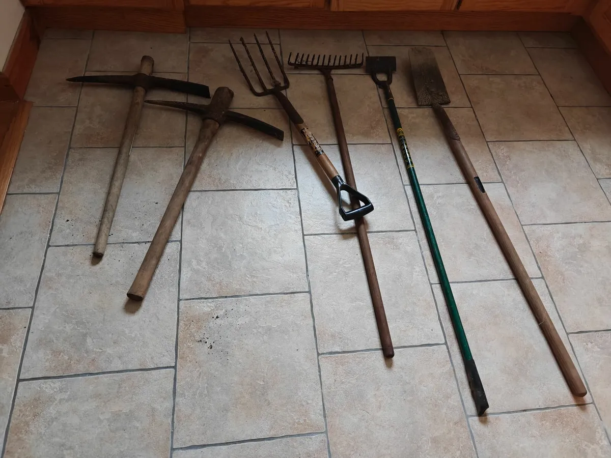Garden tools (6 items) - Image 1