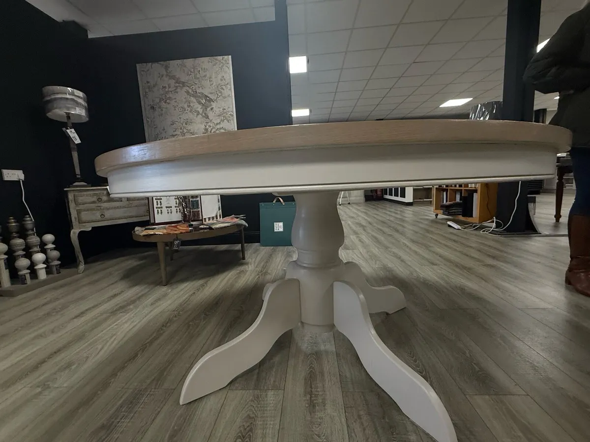 Bespoke Ventura Harlow Table - Image 4