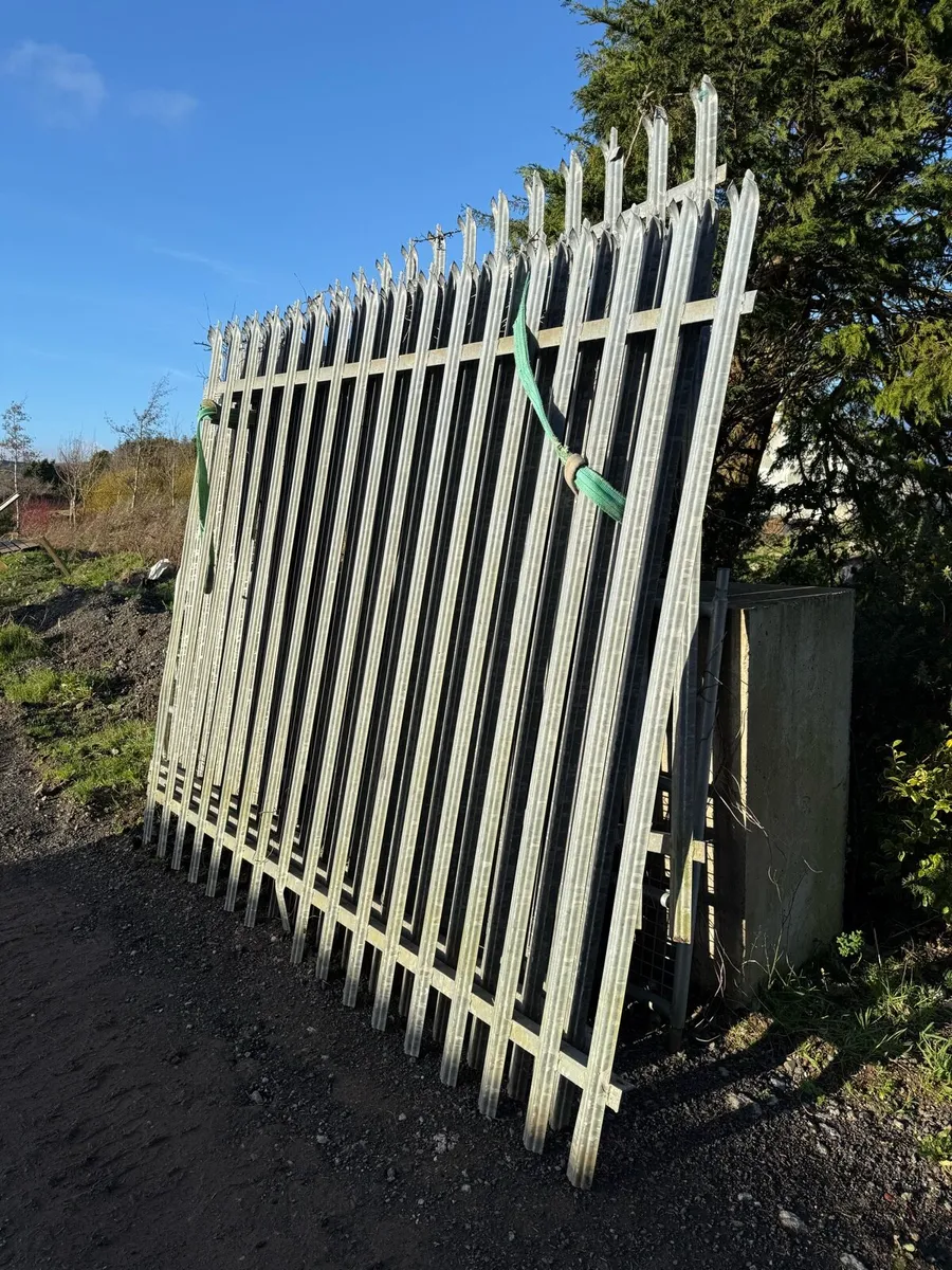 Palisade Fencing - Image 2