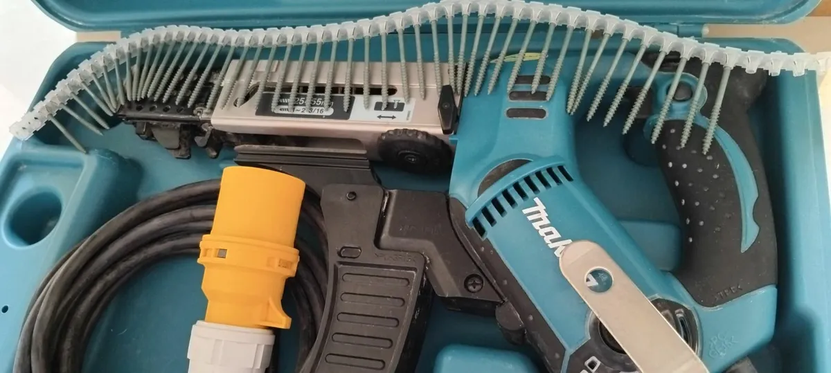 Makita 6843 Auto Feed 110v - Image 2