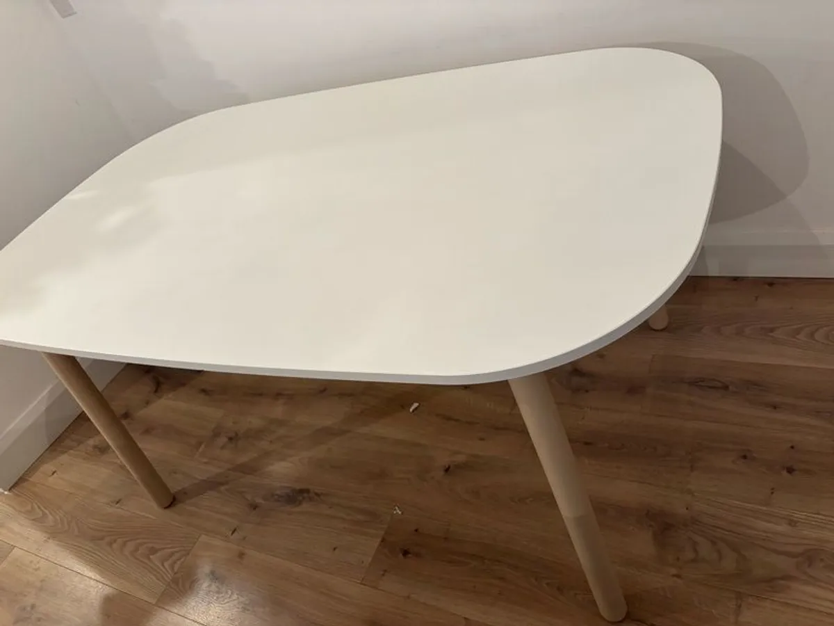 White kitchen table - Image 3