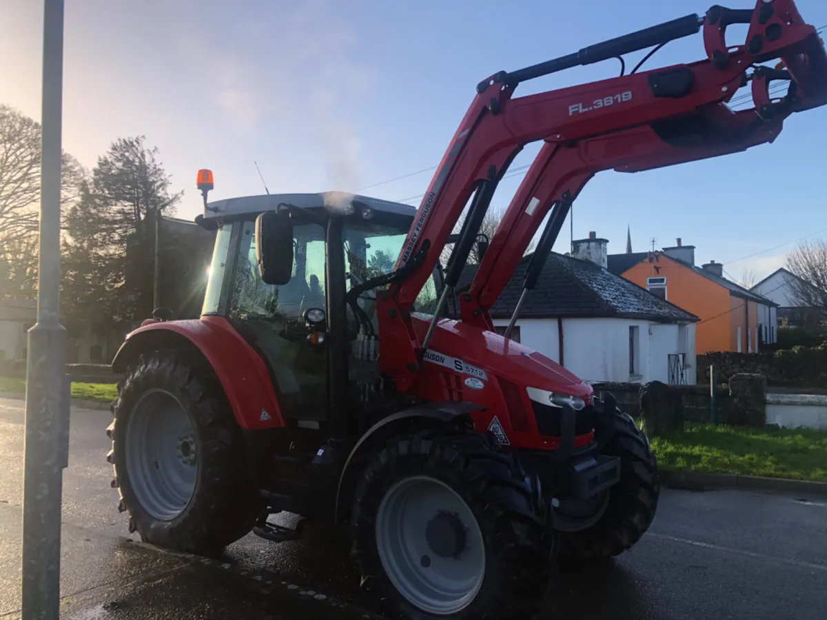 Massey Ferguson 5712 S - Image 4