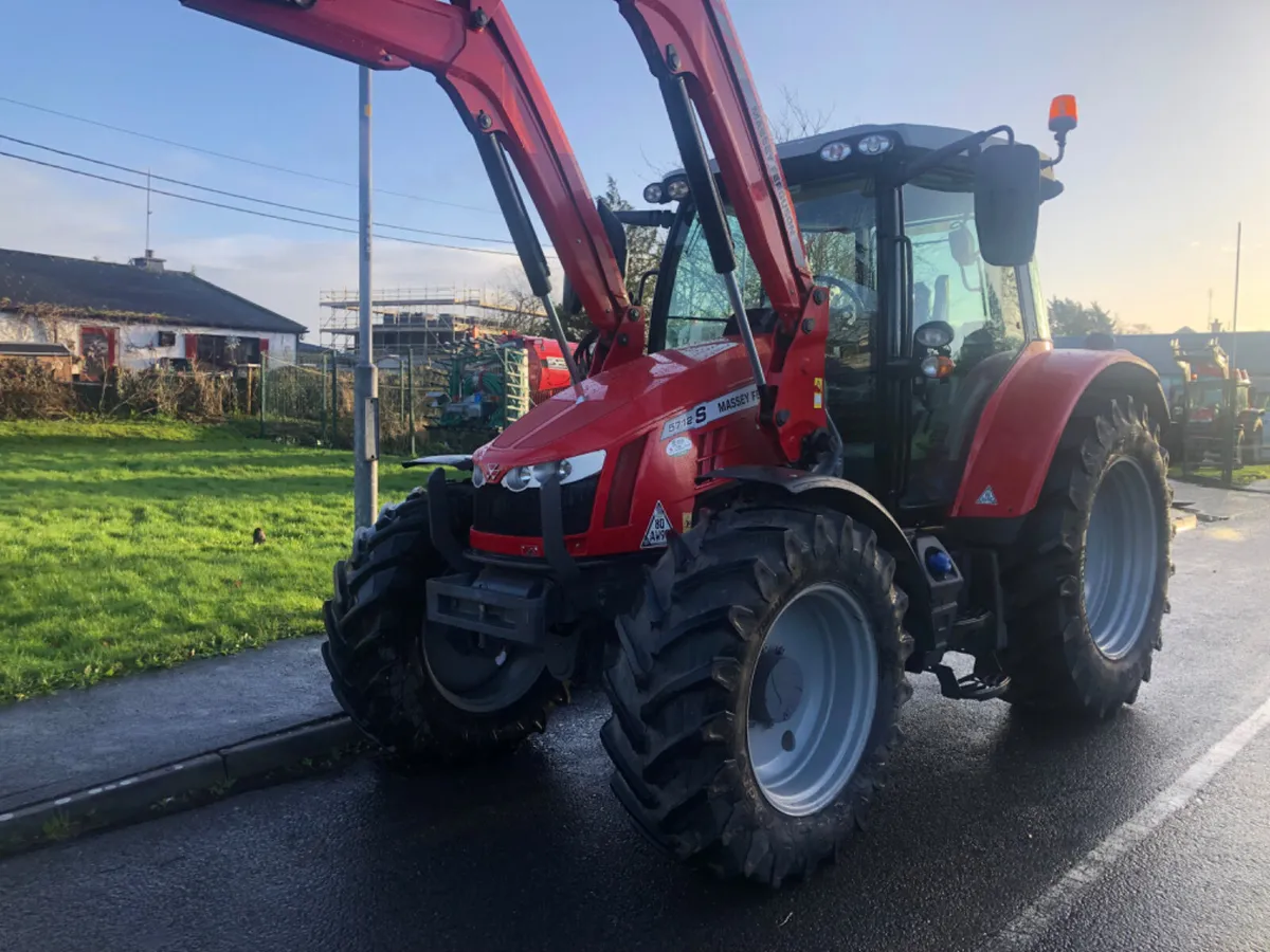 Massey Ferguson 5712 S - Image 2