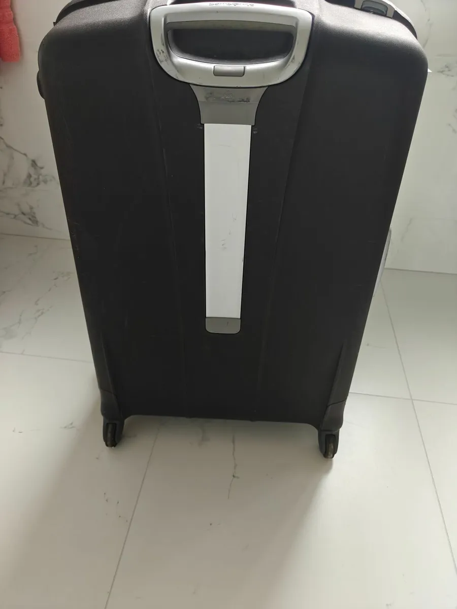 Large Samsonite suitcase - Image 3