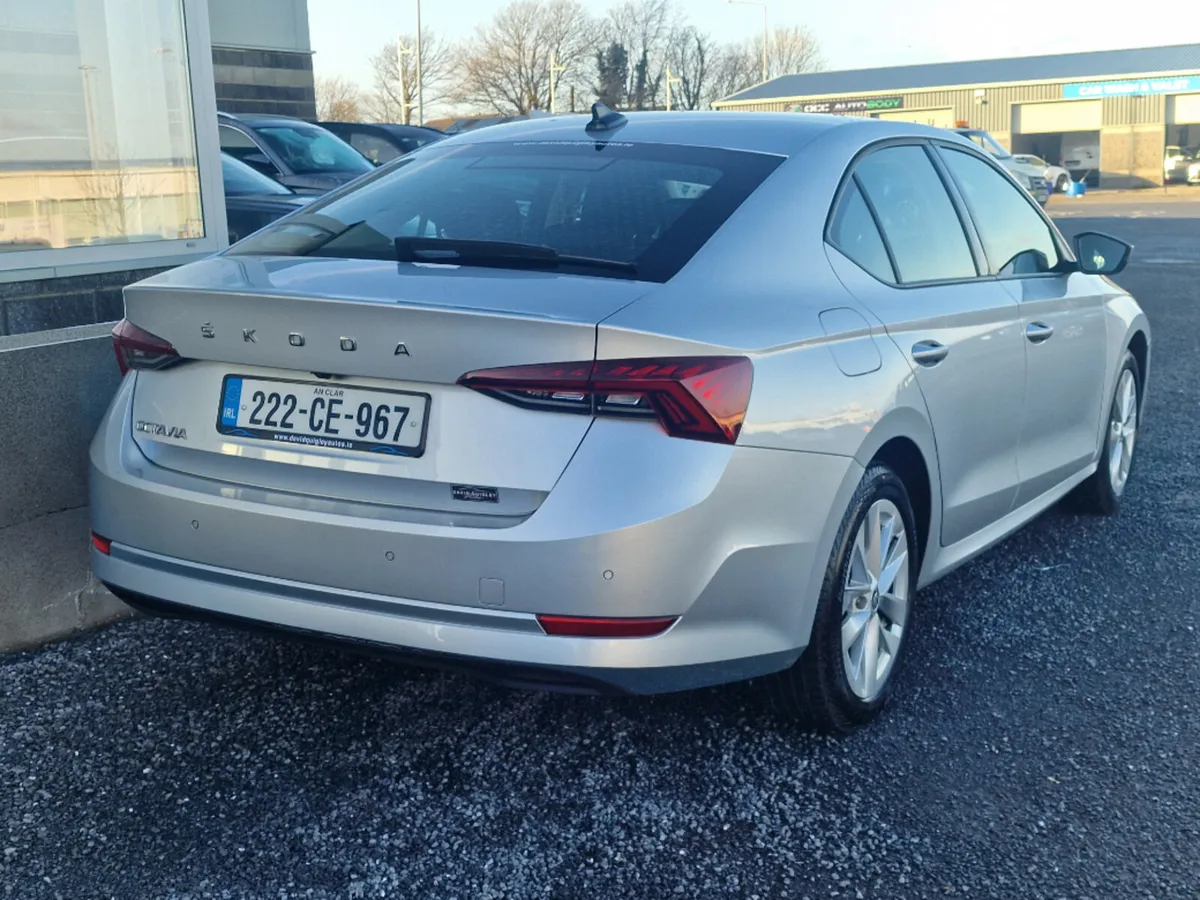 Skoda Octavia AMBITION 2.0tdi 115HP 5DR - Image 3