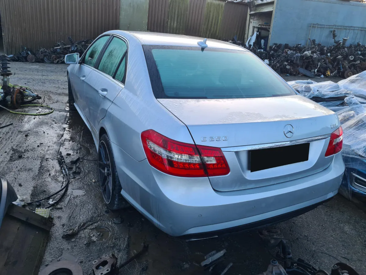 2013 MERCEDES E-CLASS  E250 FOR BREAKING! - Image 3