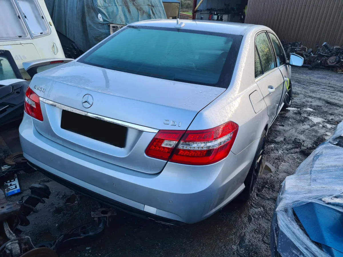 2013 MERCEDES E-CLASS  E250 FOR BREAKING! - Image 2