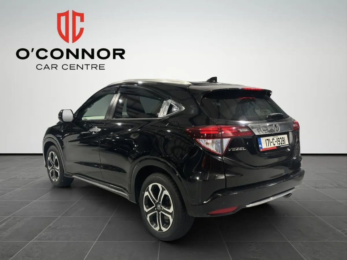 Honda Vezel Smooth hybrid efficiency with Honda re - Image 4