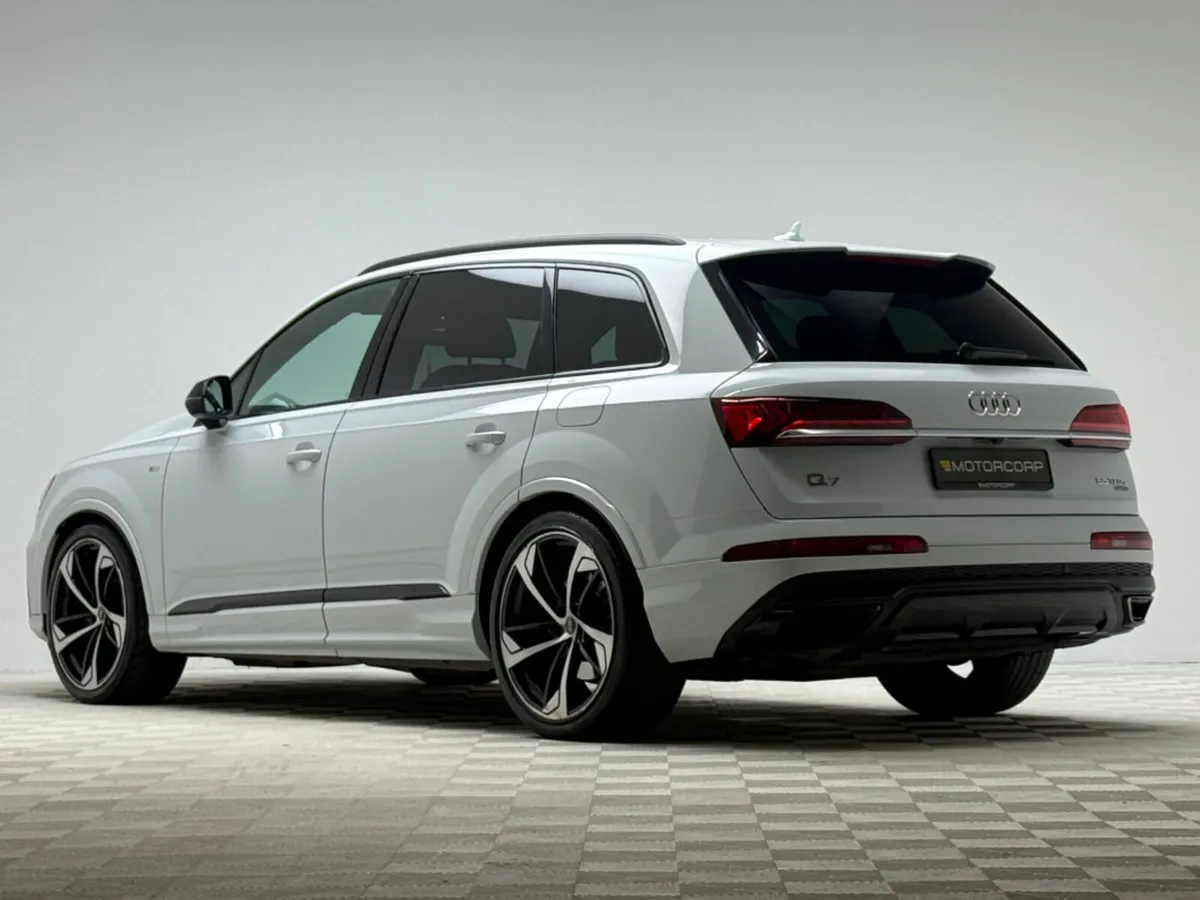 Audi Q7 55 TFSI E S LINE BLACK ED QUATTRO - Image 4