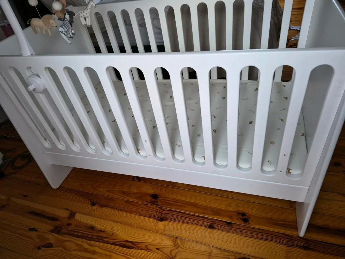 Cot bed - Image 2