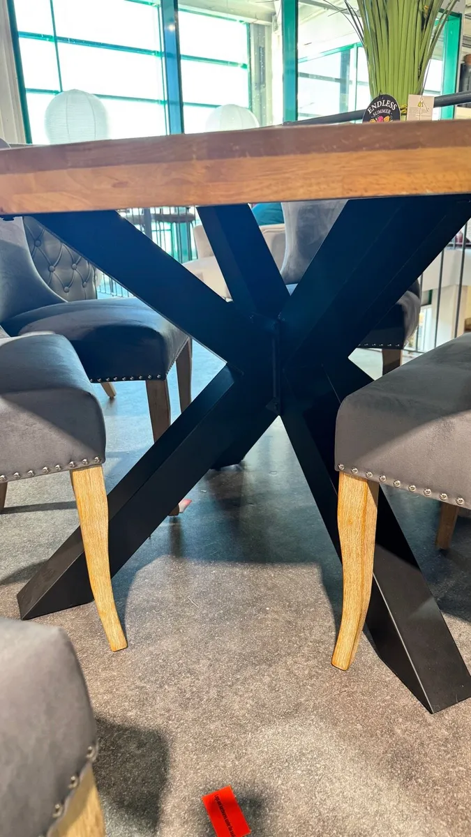 Round Oak Dining Table 150cm - Image 4