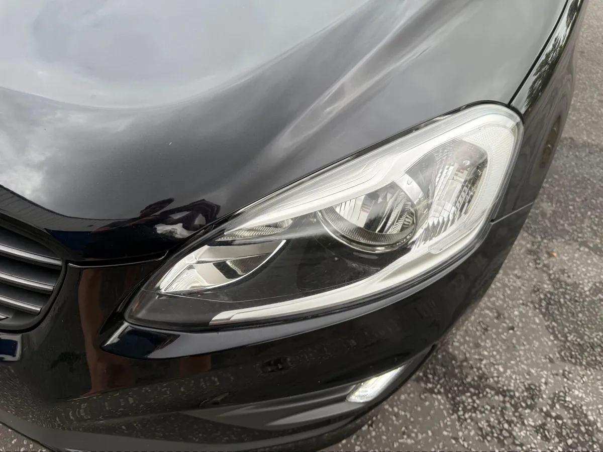 Volvo XC60 2015 (R-Design). Leather. LOW MILEAGE - Image 2