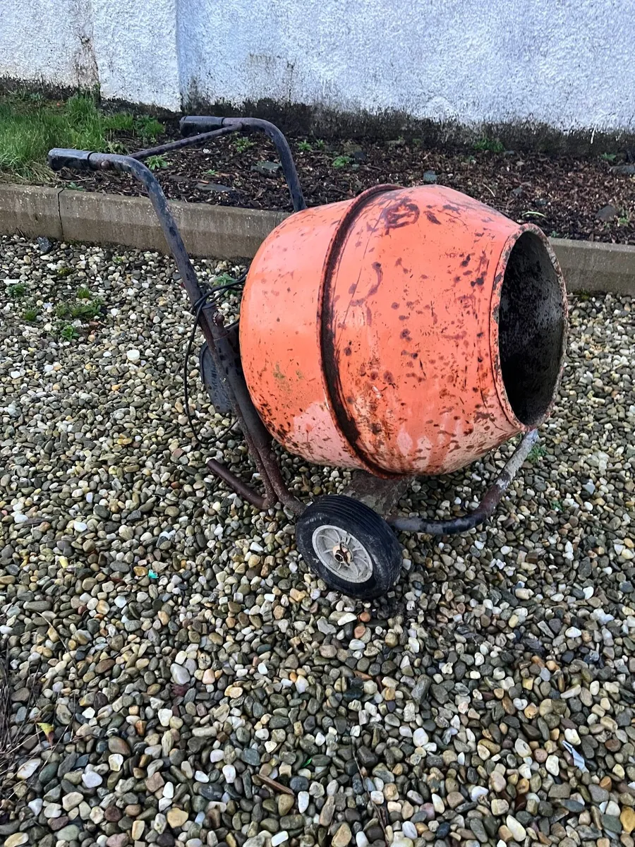 Electric cement mixer - Image 1