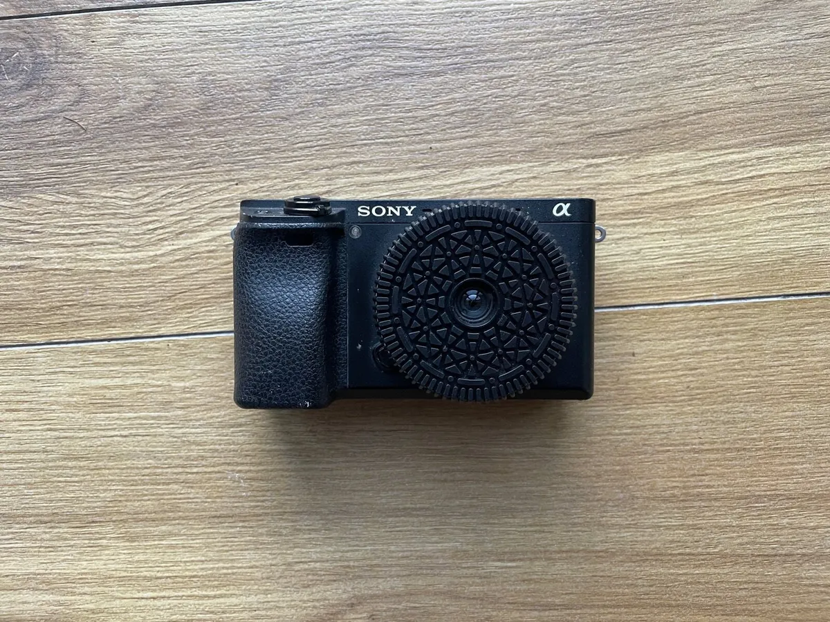 Sony a6300 with accessories - Image 4