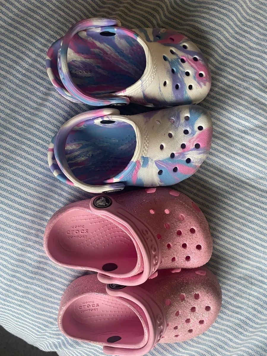 Crocs size 6 girls in perfect condition €14each