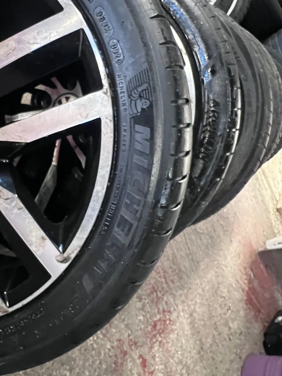 Volkswagen  Original genuine  factory sport - Image 4