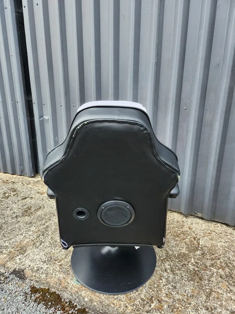 Gaming Chair - Image 4