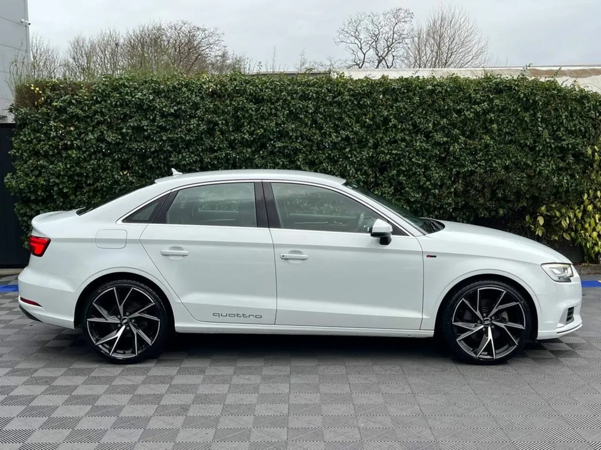 Audi A3 SPORT 2.0 TFSI QUATTRO // NEW 19" S-LINE A - Image 2