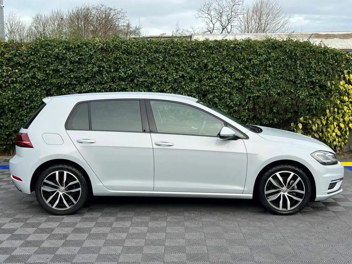 Volkswagen Golf HIGHLINE 1.4 TSI AUTO **TINY MILEA - Image 2