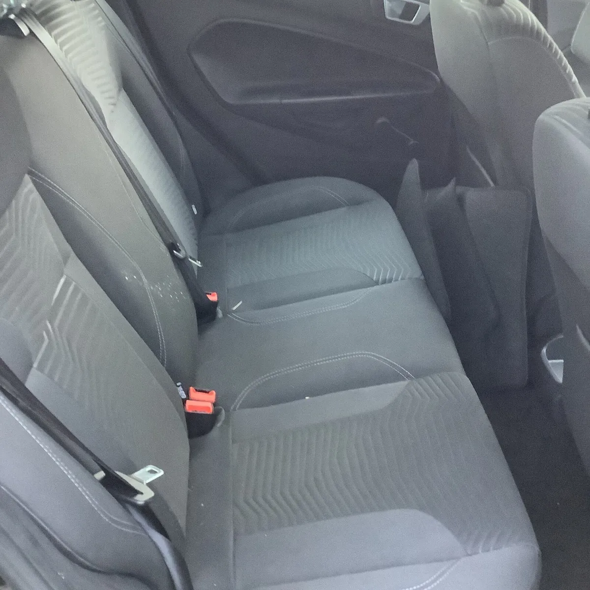 Ford fiesta 1.0 zetec petrol 5 dr 2013 needs belt - Image 3