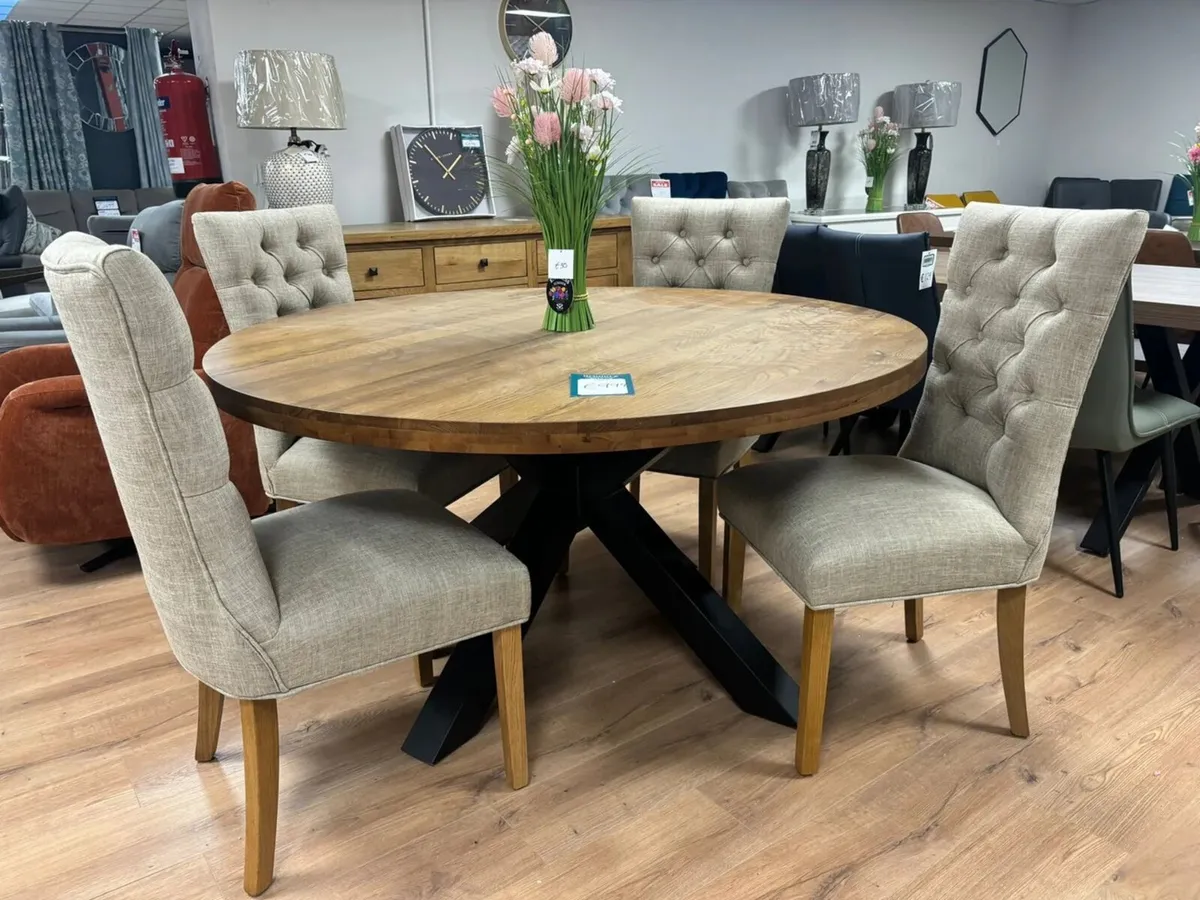 Round Oak Dining Table 1.5m - Image 1