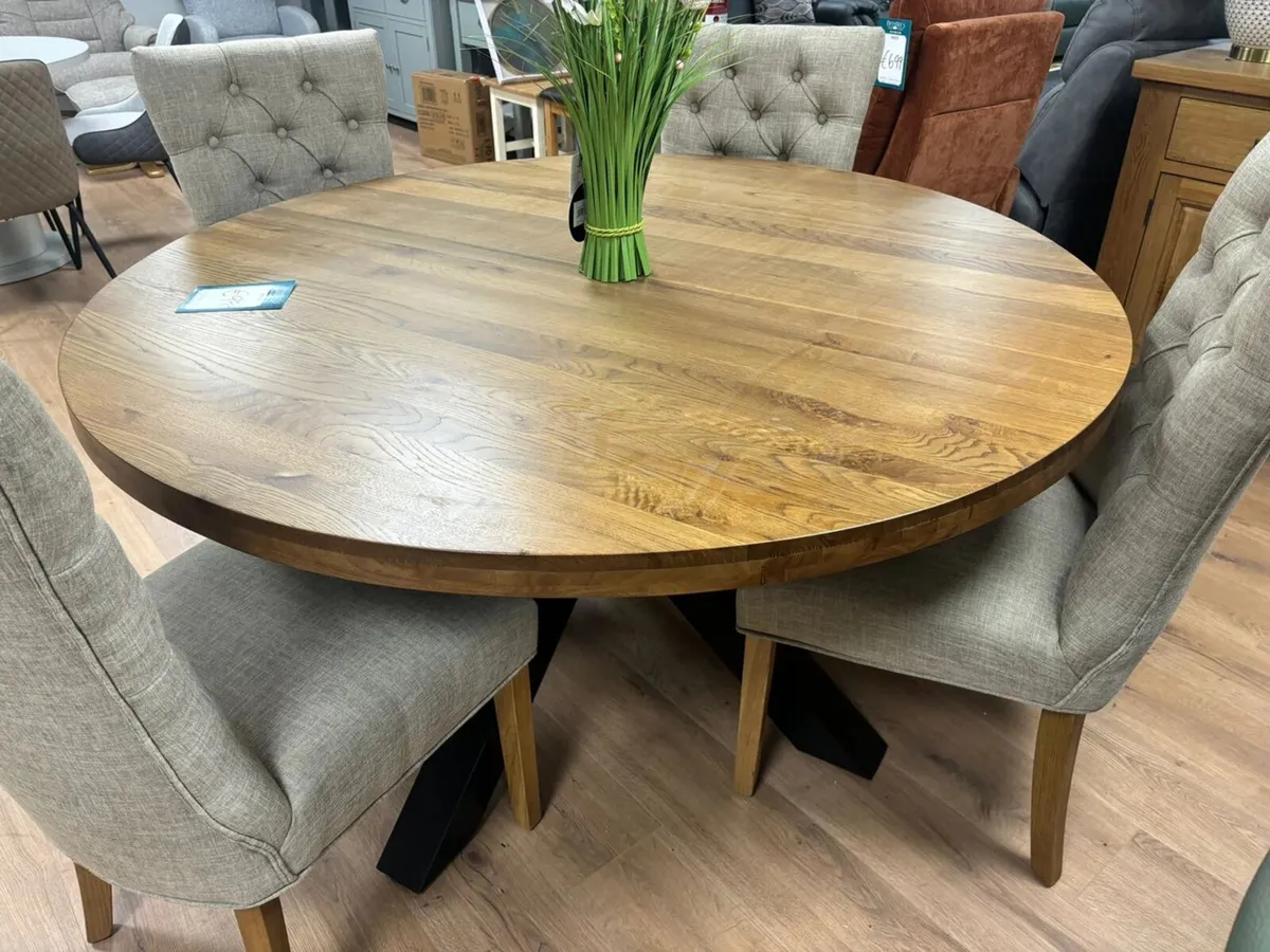 Round Oak Dining Table 1.5m - Image 3