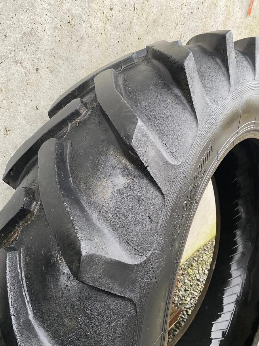 16.9 x 38s tyres - Image 2