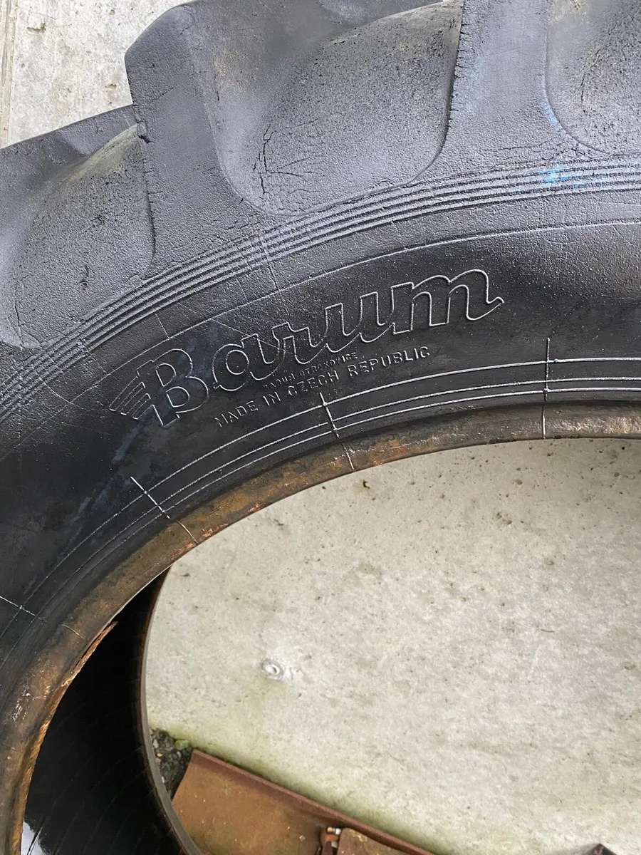 16.9 x 38s tyres - Image 3