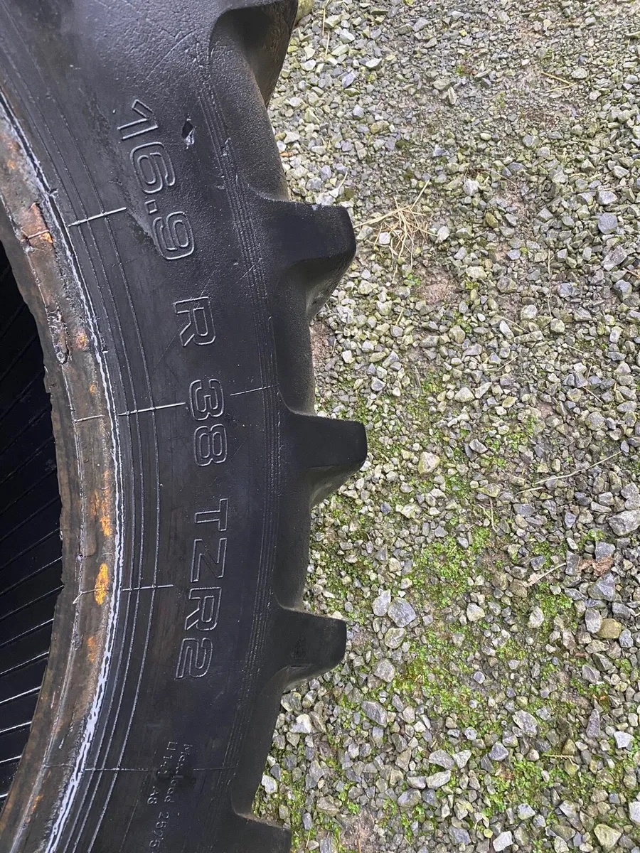 16.9 x 38s tyres - Image 4