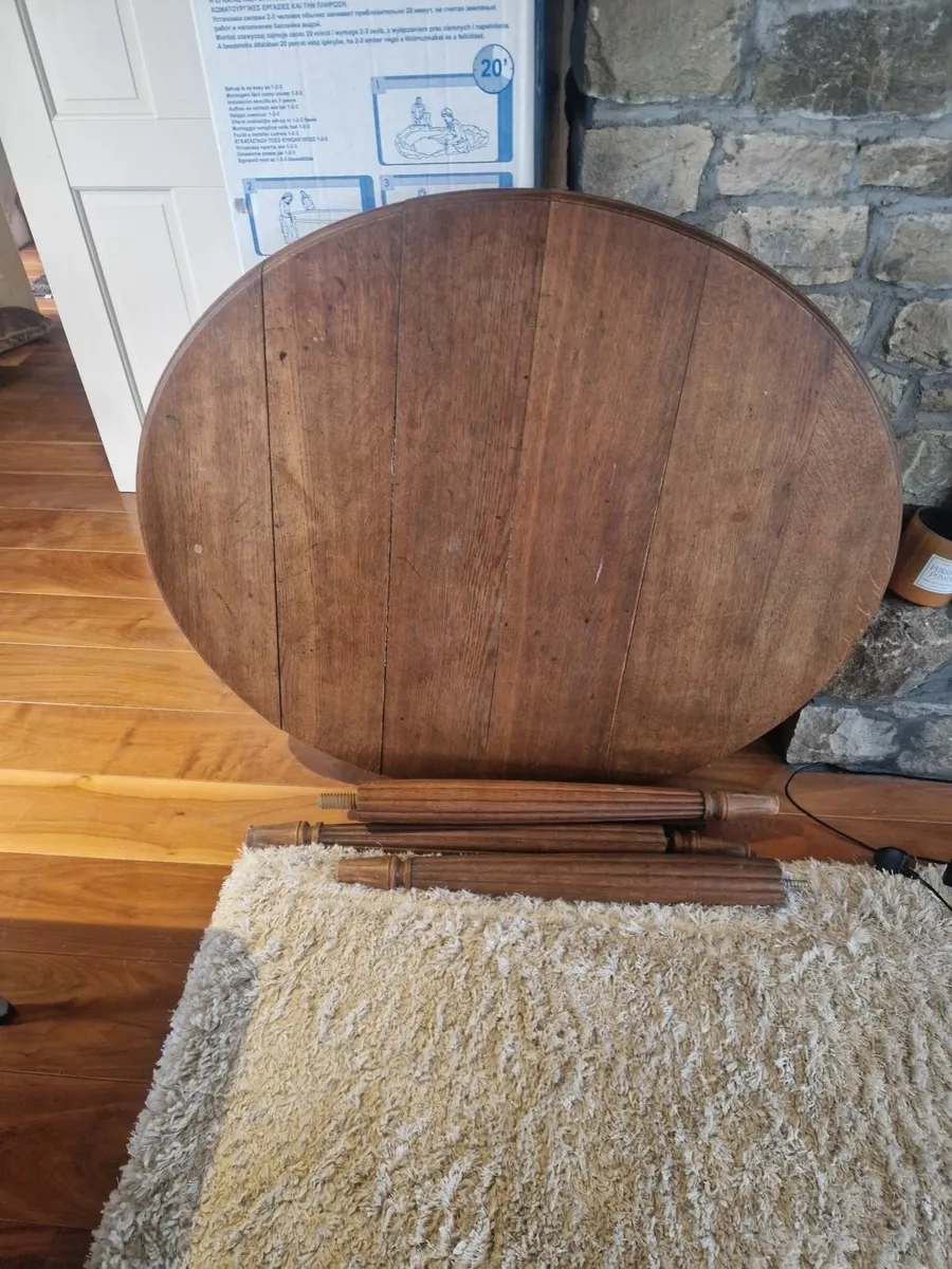 Round dining table - Image 2