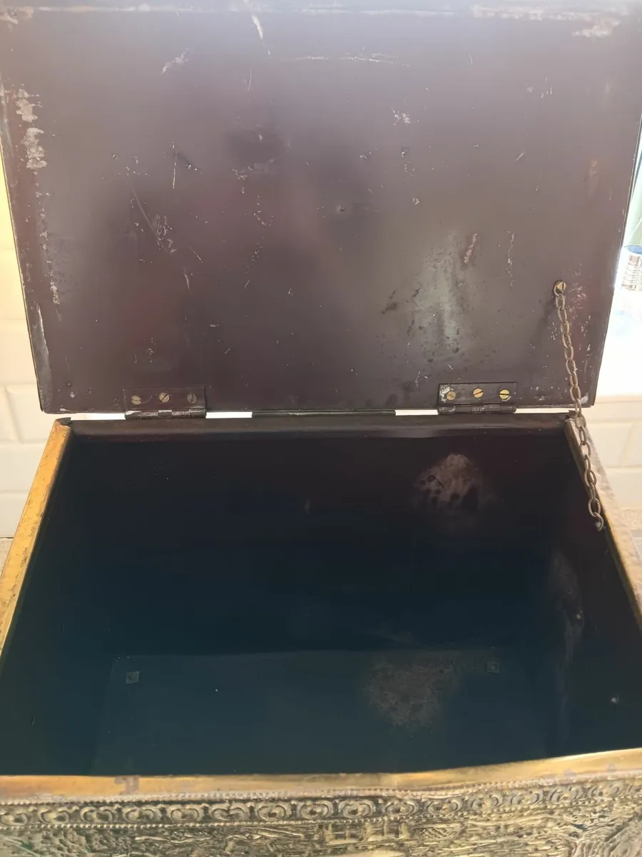 Brass coal box - Image 4