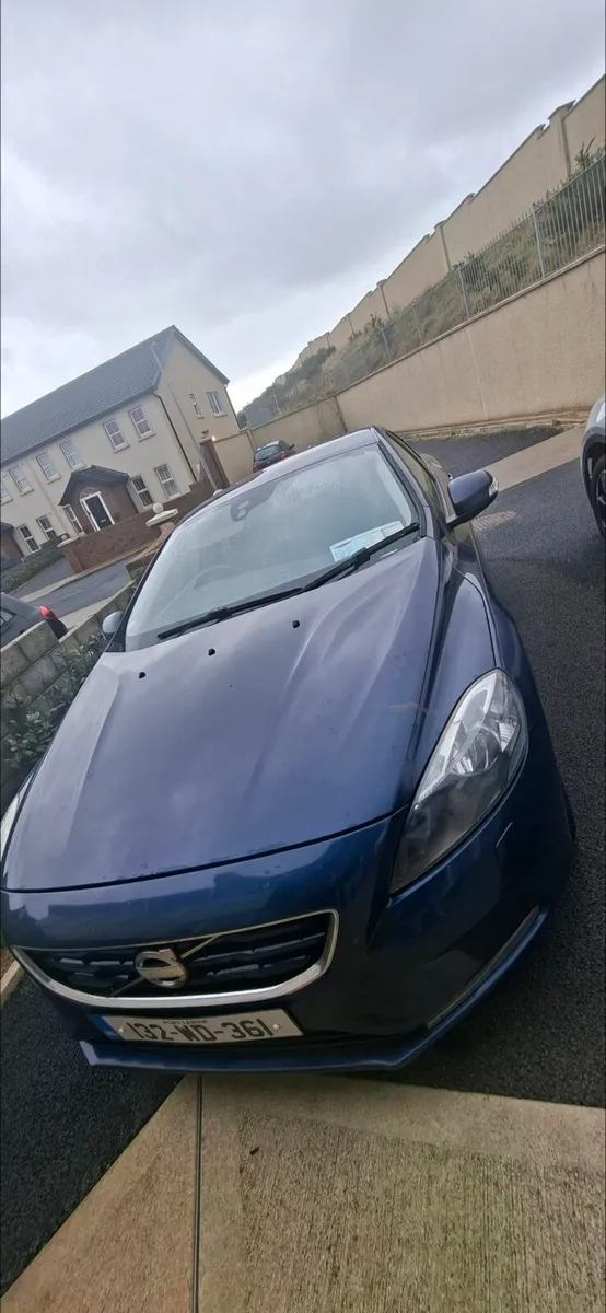 Volvo V40 2013 - Image 1