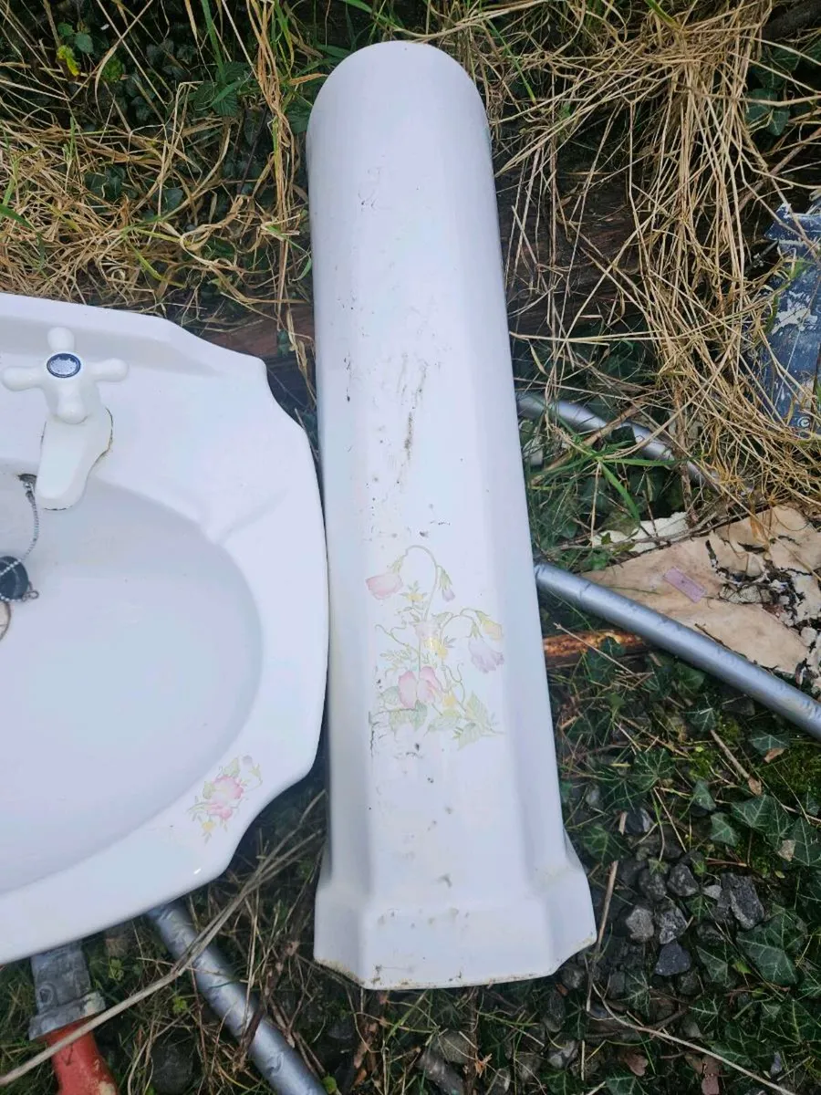 Cottage wash hand basin - Image 2