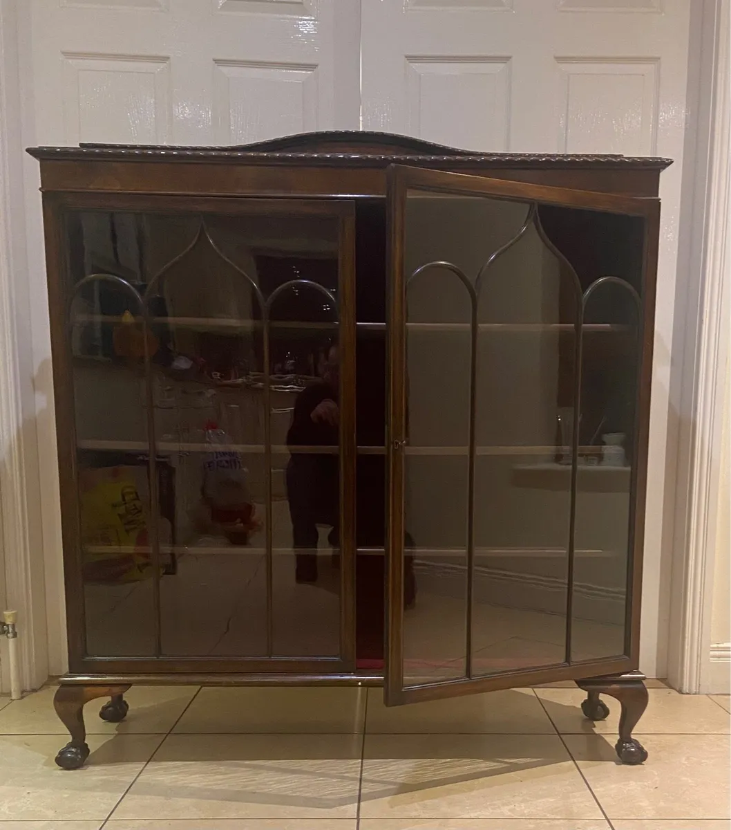 Antique Queen Anne display dresser - Image 3