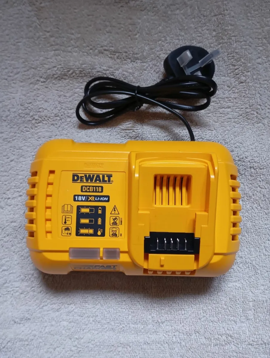 DeWalt Fast Charger
