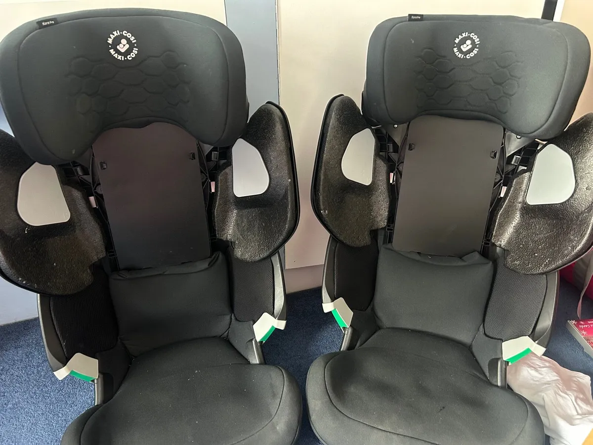 2 car seats - Image 1