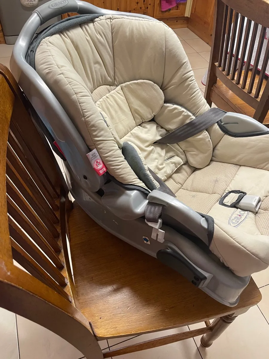 Baby car seat - Image 2
