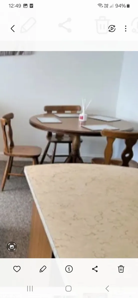Table and chairs - Image 2
