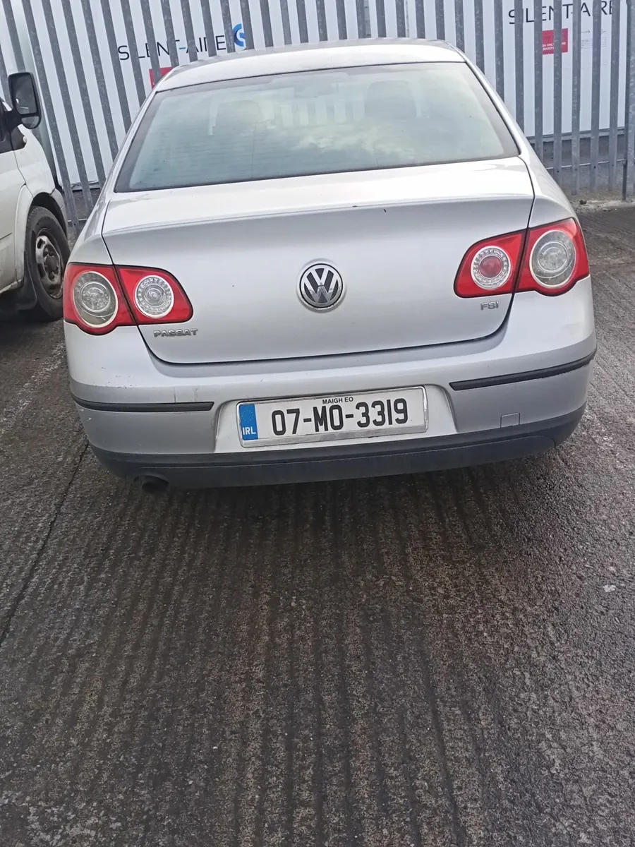 Volkswagen Passat 2007 - Image 2