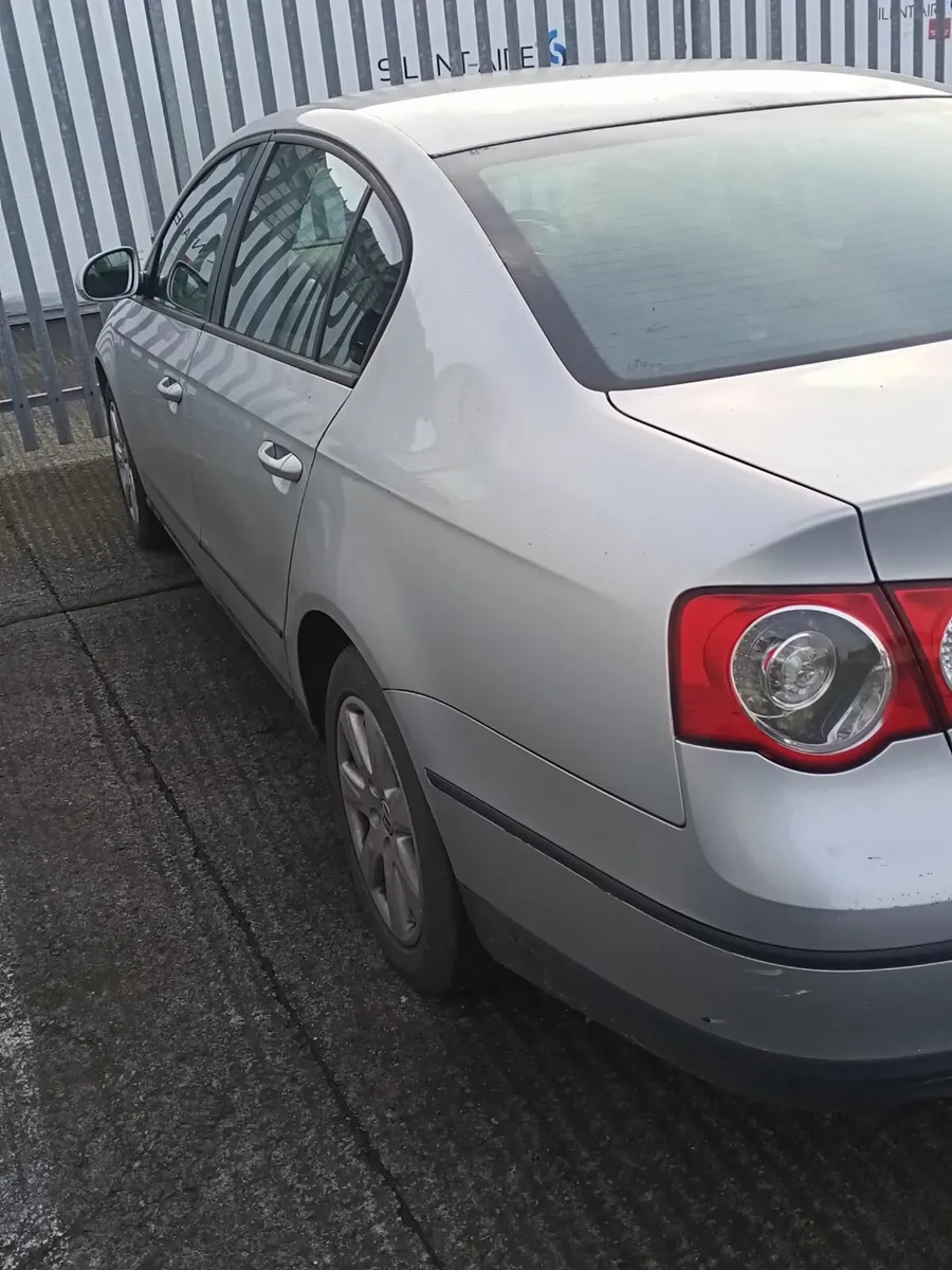 Volkswagen Passat 2007 - Image 3