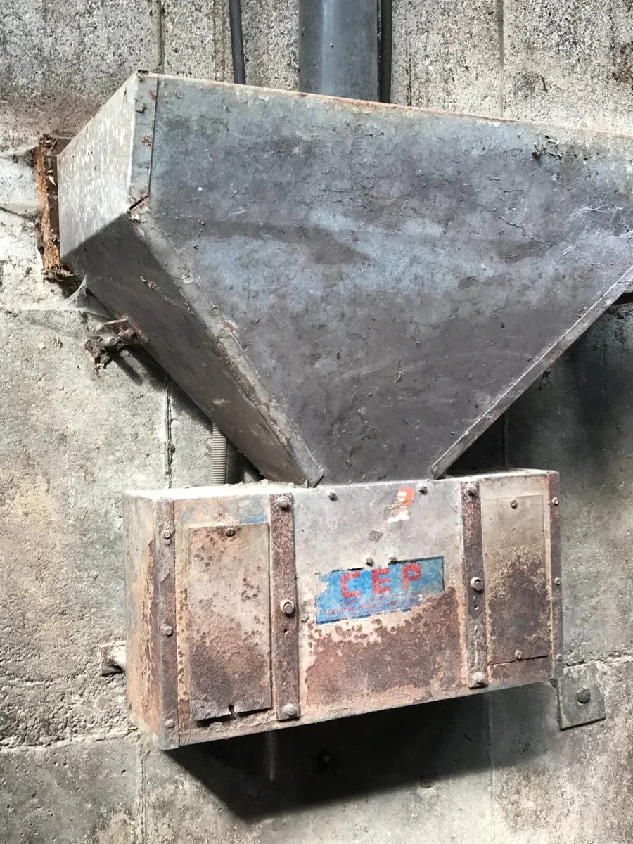 Digging bucket Massey  Ferguson 399 Cashman feeder - Image 1