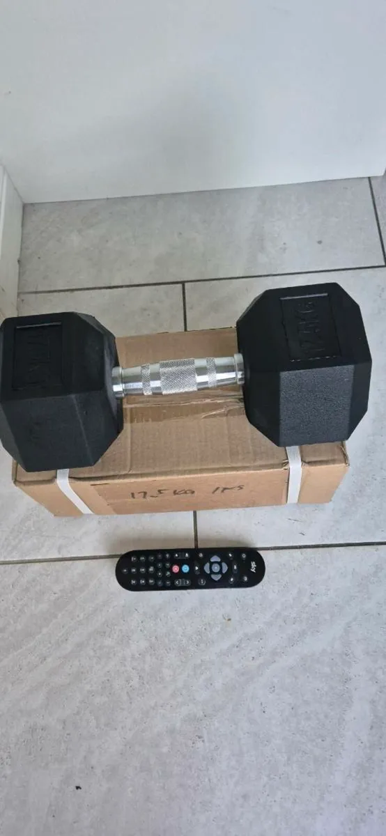 Brand new 2x17.5 kilo hex dumbbells weight set - Image 3